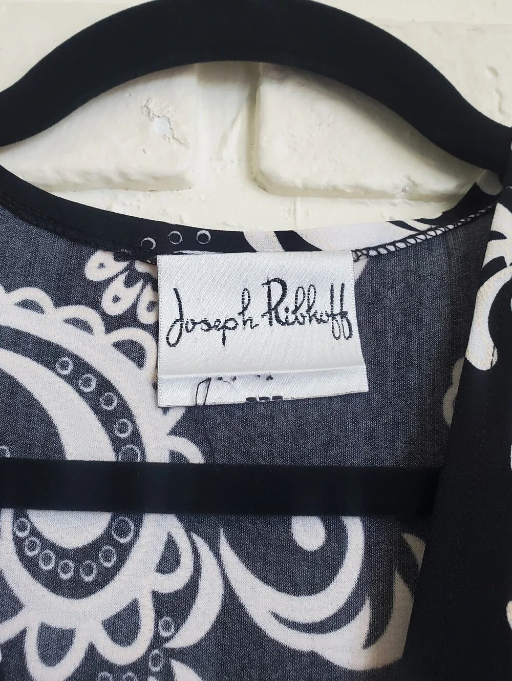 Joseph Ribkoff Floral Paisley Ring Buckle Dress Black White Flowy Ruffle Hem - Picture 4 of 15